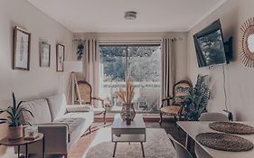 Hermoso Departamento Central en Concepción - hasta 4 camas - 2 Dormitorios - 1 Baño - 1 Estacionamiento - Mejor Evaluado en Chile 2023-2025 - Incluye Consola de Juegos Retro - Te ayudo con panoramas